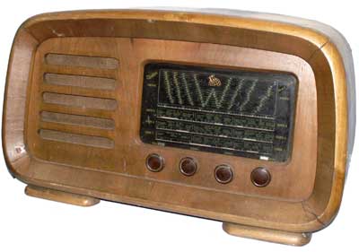 Italradio Radio Prodotti K (Torino-Italia)
Ricevitore Eterphon K125 S (1945/50).
Altoparlante elettrodinamico
Alimentazione 110-220 volt c.a.
Mobile in noce chiaro. Dim.: 735x400xh260 mm.
