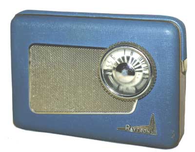 Raytron Electronics (I); Mod. Long Life; (1962)
Tipo: Radio portatile a transistor
Gamme: OM
Transistor: OC44-OC45(2)-OC71(2)-OC72 (2)
Alimentazione: c.c. 9 V (2x4,5V)
Mobile: In legno rivestito in vinilpelle bianco-azzurro  

