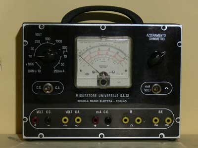 Dal 1956
Tester mod. S.E.22 (2000 Ohm/Volt). Corso Radio Stumenti. Misure di tensioni e corrento ac-dc, resistenze.
