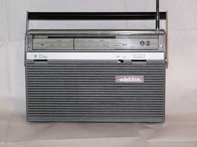 Corso anno 1980
radio a transistor mod. 482, O.M. e F.M. Alimentazione a 220 volt ac e 6,0 volt dc.
