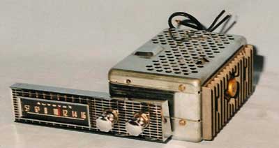 Autoradio RA 105 FC (1958/59)
Supereterodina con valvole e transistor finale.
Gamma O.M.
Valvole: 12F8, 12F6, 12K5, 12AD6, 12AC6, MN25 (transistor Motorola).
Sintonia a permeabikità variabile e 12 volt negativi a massa.
