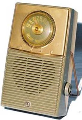 Radiomarelli/West (I);Mod.: RD 304; (1960/61)
Tipo: Radio portatile a transistor
Gamme: OM
Transistor: AF116, AF117(2), OC72, 2N406, 2N4081
Alimentazione: c.c.4,5V (3 x1,5 V)
Mobile: In plastica antiurto 
Dim.: 100 x 54 h 175 mm.              

