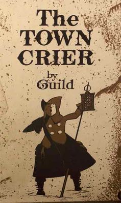 Radio Lanterna "The Town Crier" 380T
L'immagine  rappresenta la "ronda" notturna che, facendosi luce con la lanterna, percorreva le strade di notte ed avvertiva i cittadini (The Town Crier) che "...sono le due e tutto va bene!".
